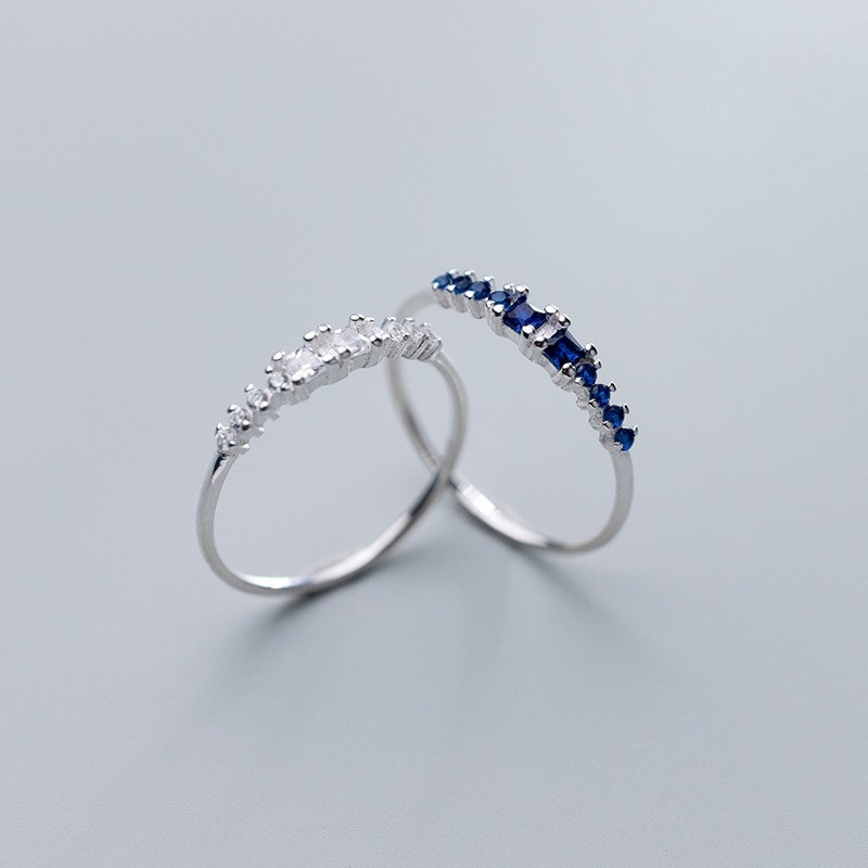 R22748 S925 silver simple small fresh row zircon ring